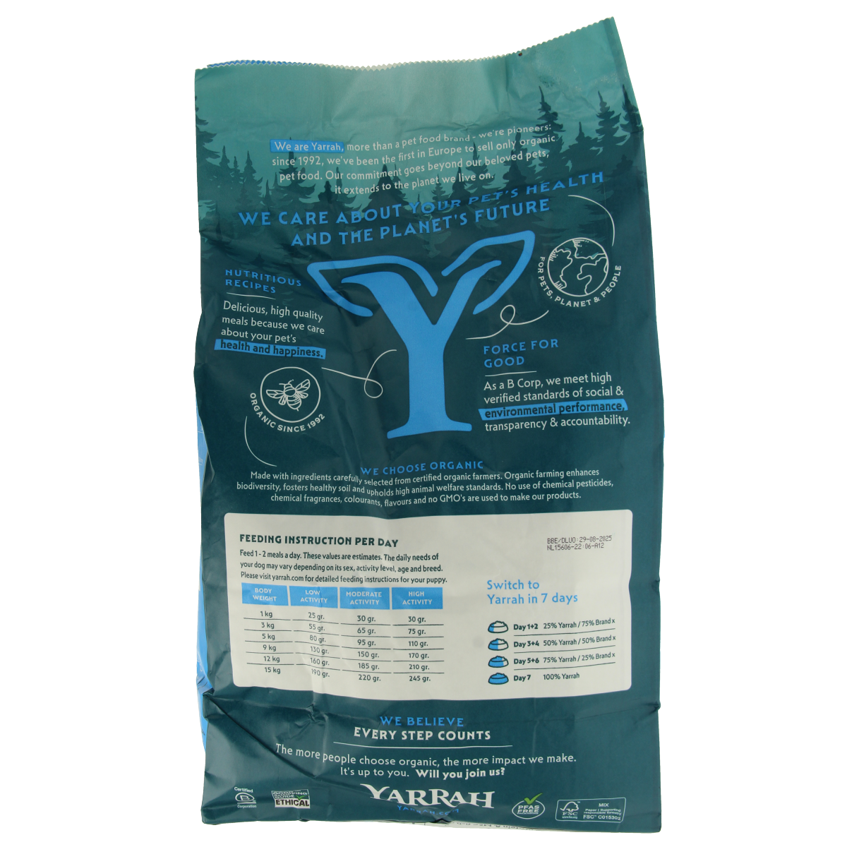 Yarrah Small breed hondenvoer met kip MSC bio 2000.00 Gram